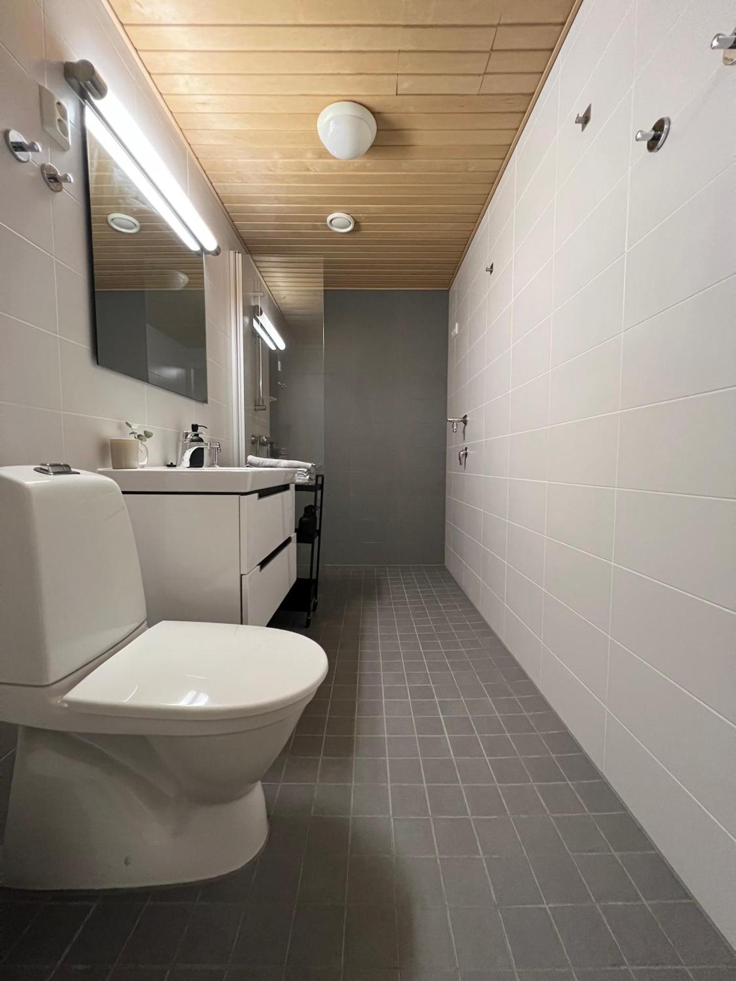 Modern Apartment With Private Terrace ヘルシンキ エクステリア 写真